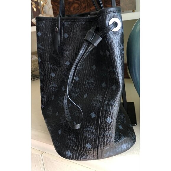 MCM Visetos Medium Liz Reversible Shopper Tote Black - Picture 5 of 11